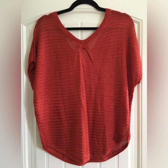 WHBM like new rust colored top. Sheer to wear with tank. Medium. - Picture 2 of 4